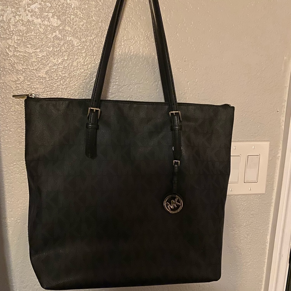 Michael kors tote
